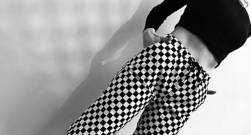 DemarJuliette's tweet photo. Je veux des vêtements, achetez l’es moi, dépêchez vous de me donner de l’argent bandes de petites salope que vous êtes, venez sur snap, vous allez me montré que vous êtes des bonnes salopes #moneyslave #moneypig #cashslave #paypig #domina #moneymiss #femdom #findom #financialdo https://t.co/P3NVR5B0vf