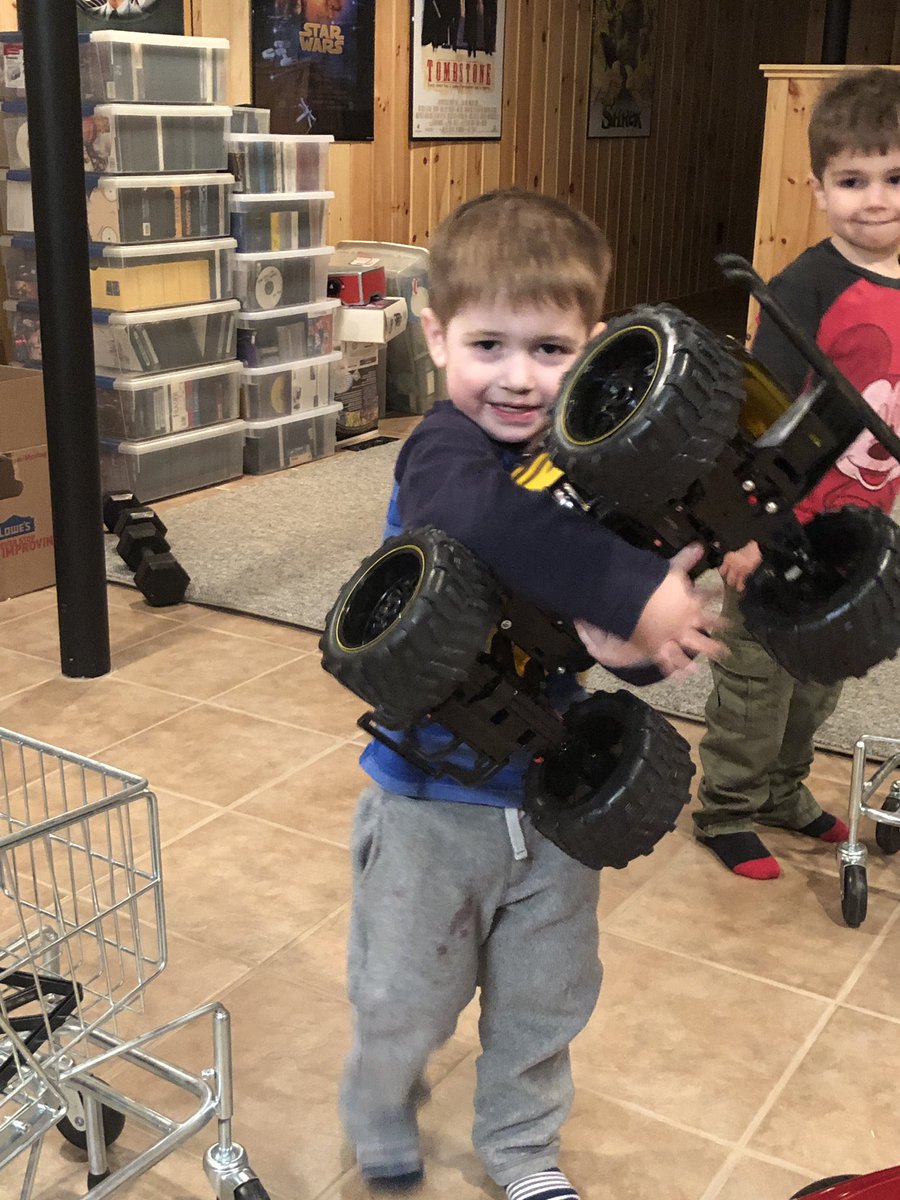 TinWhiskerzBlog's tweet photo. Always great to see the joy on my sons face when I fix something others deems ‘unfixable’ #rcmonstertruck #radiocontrolled #monsterttruck #tinwhiskerz #fixedit https://t.co/g0zIdAGv6L