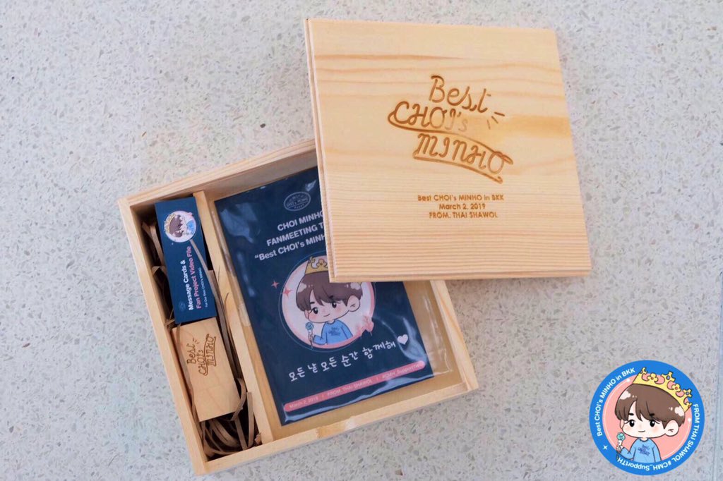 staywith1209's tweet photo. Project by #CMH_SupportTH
10. Special Gifts for Minho - Wooden USB Flash Drive
💻 กล่องไม้ + USB
⭐️ กล่องไม้ใส่ USB พร้อมสลักชื่องานบนตัวกล่องและตัวUSB
⭐️ ประกอบด้วย3ไฟล์
-ไฟล์VDOที่เปิดในมีต3นาที
-ไฟล์VDOตัวเต็ม7นาที
-ไฟล์การ์ดข้อความที่ทุกคนส่งมาทั้งหมด
#Best_CHOIs_MINHOinBKK https://t.co/mYKqEEGJp4