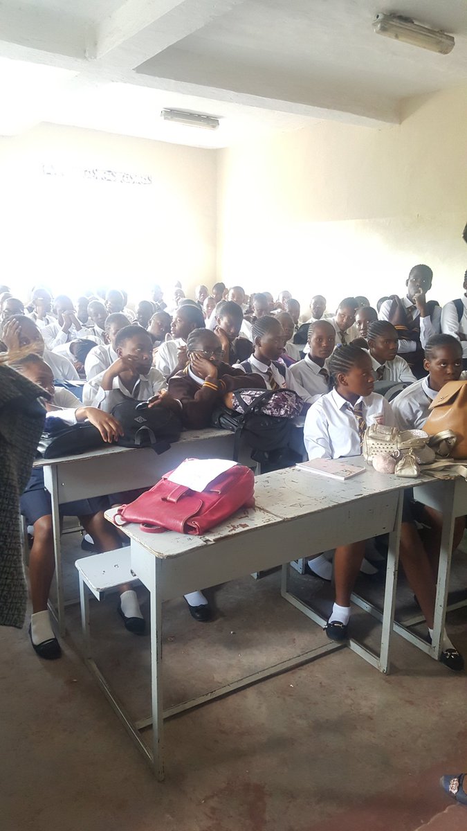 MelissaAzani's tweet photo. #Youthfim GK#Ailes du coeur  
Lancement de la campagne scolaire spéciale Mois de la femme  " Que faire après mes études?"@PriscaSumaili @mayasalanga @banza84726911 @ILokushe @Benbuyemere @MbuyaChanick @SennenHounton @LorenceKabasele @vallymuyomb @matwum1 https://t.co/LT5wdSBvh5