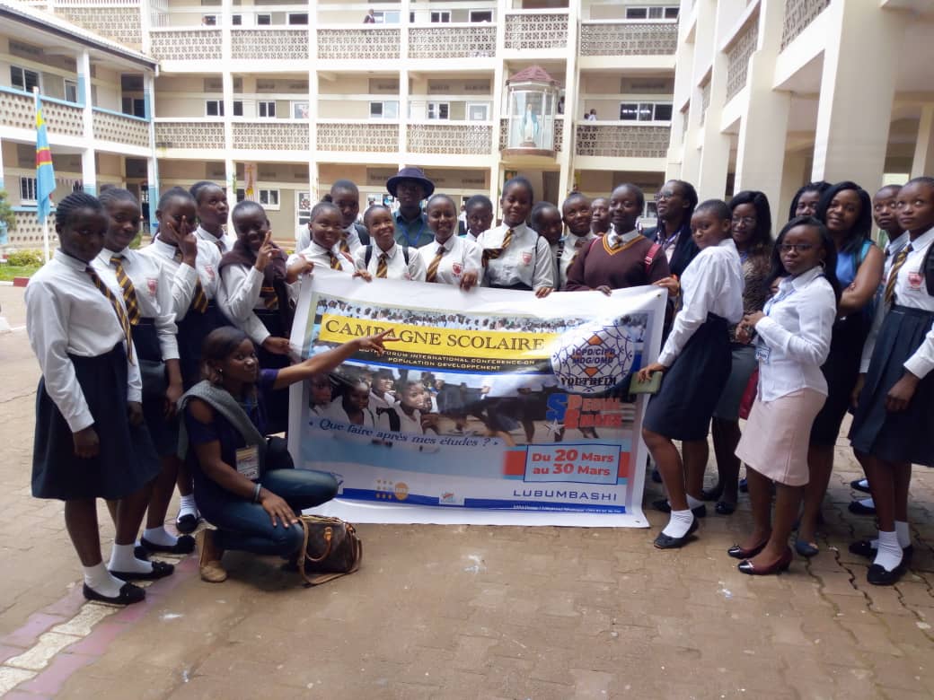 MelissaAzani's tweet photo. #Youthfim GK#Ailes du coeur  
Lancement de la campagne scolaire spéciale Mois de la femme  " Que faire après mes études?"@PriscaSumaili @mayasalanga @banza84726911 @ILokushe @Benbuyemere @MbuyaChanick @SennenHounton @LorenceKabasele @vallymuyomb @matwum1 https://t.co/LT5wdSBvh5