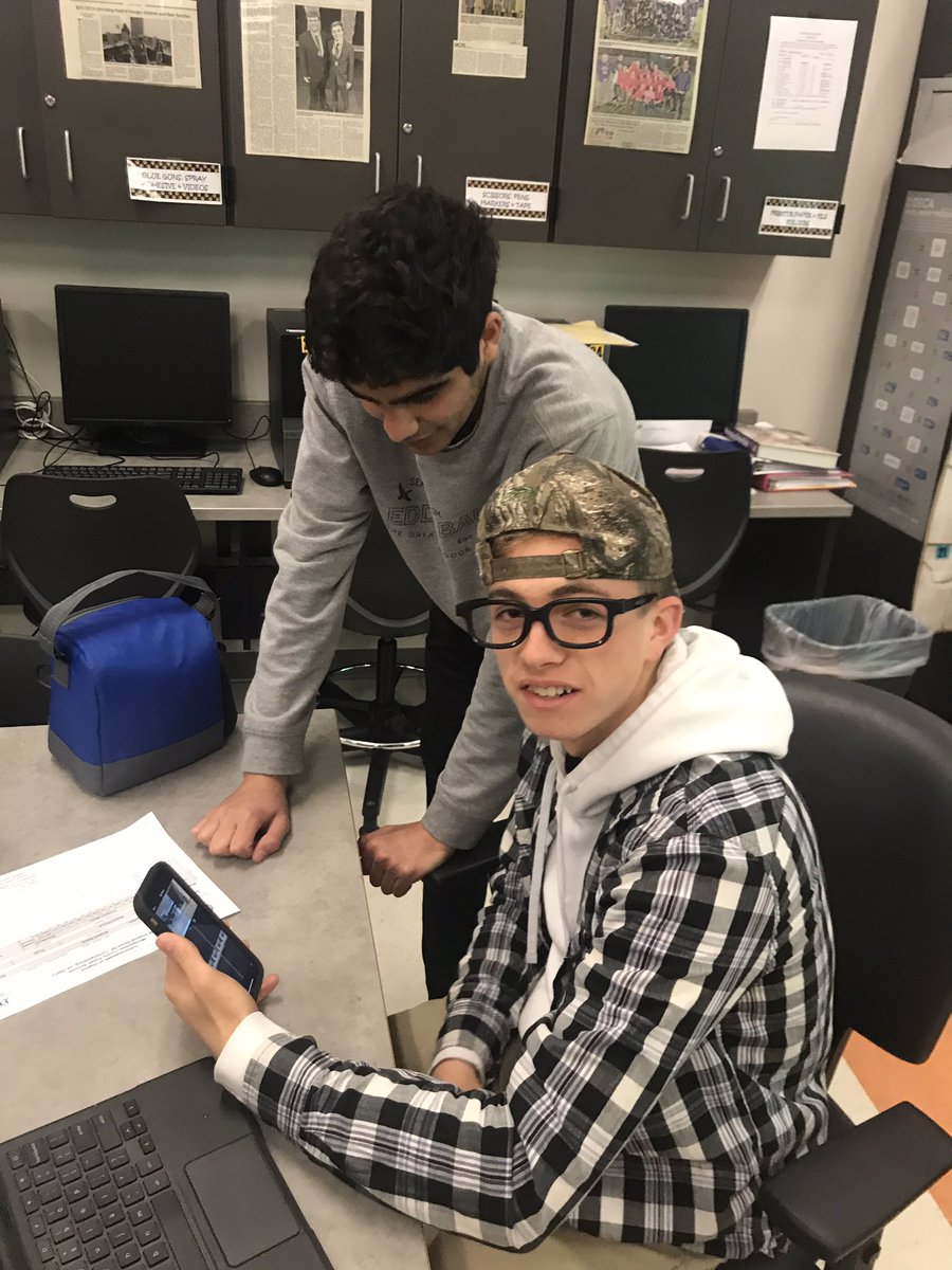 KRadsClasses's tweet photo. @BburgHSBruins #DEDigital filming @YouTube commercials for their brands. 🎥🎬Can't wait to see all the creativity!! @Blacksburg_deca @CatleysClasses https://t.co/VDwSAbKVrB