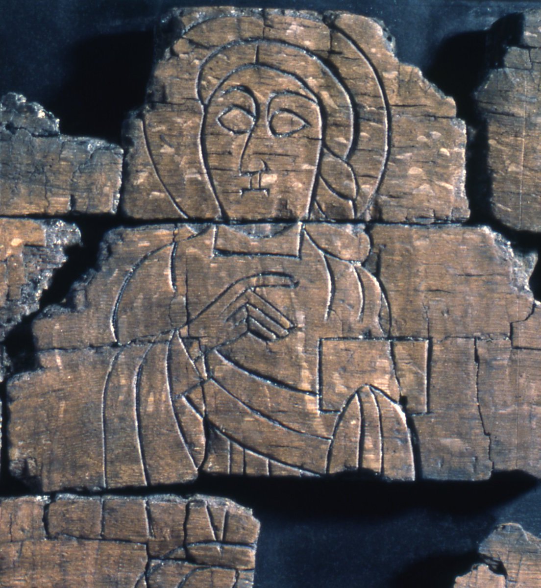 BedesBooks's tweet photo. The 698 coffin of St Cuthbert features carved figures of Christ, the Virgin, apostles & archangels. It is one of the most important surviving wooden #AngloSaxon artefacts in the UK. #Cuthbertstide #OTD https://t.co/tgwLoZfOy0