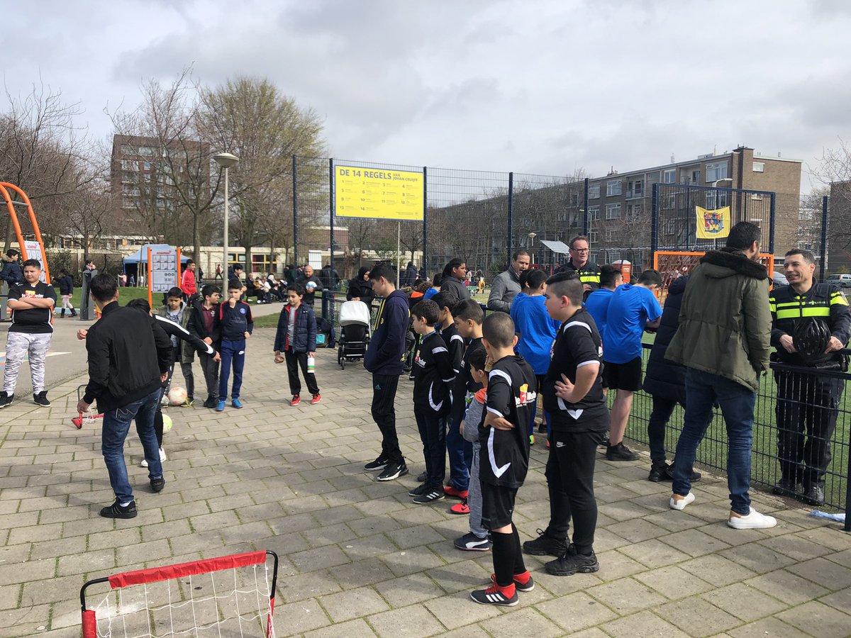 abdelelkadi_'s tweet photo. Het vreedzame wijk evenement is in volle gang. Wat een geweldige opkomst en wat een mooi weer. @Mooiwelzijn @Streetsport070 @vwvrederust https://t.co/QeaqknCOpT