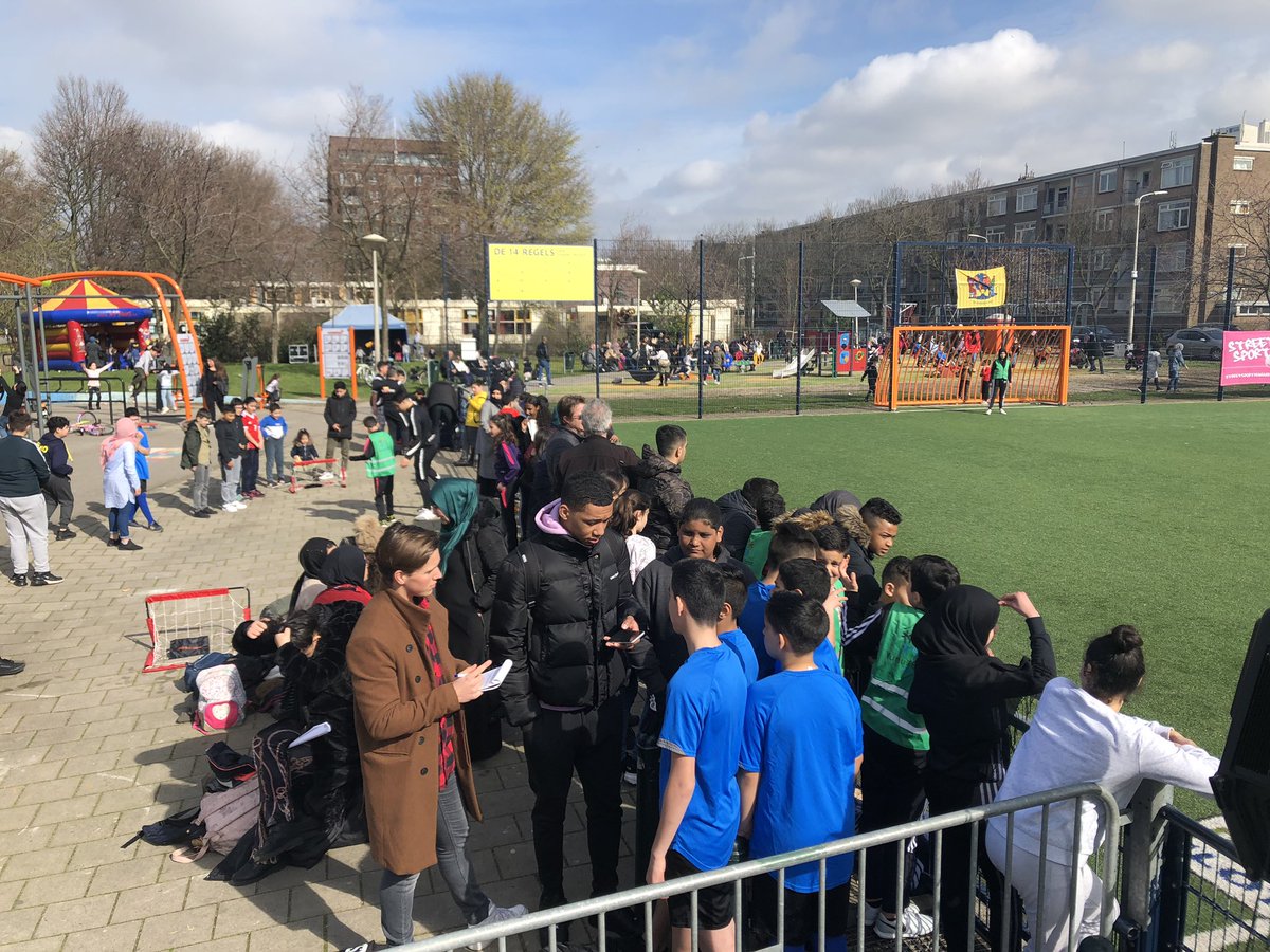 abdelelkadi_'s tweet photo. Het vreedzame wijk evenement is in volle gang. Wat een geweldige opkomst en wat een mooi weer. @Mooiwelzijn @Streetsport070 @vwvrederust https://t.co/QeaqknCOpT