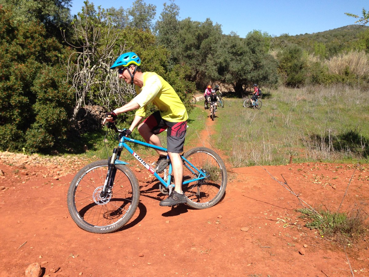 aquickrelease's tweet image. We're in the middle of our 2nd week of mountain biking here in Portugal. Today is a well deserved rest day for the group with an optional 2hr AQR Technique &amp;amp; Skills session this morning to help riders improve their riding and confidence on the trails. #AQR2019 #AQRcoaching #mtb