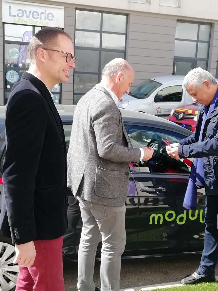 FLOGUTK's tweet photo. inauguration de la nouvelle station d'autopartage #modulauto station La Galine disponible 7jsur7 afin de faciliter les #déplacements en complément de la station Clairval #mobilité #castelnauavance @CastelnauleLez @Montpellier3m https://t.co/wy2uHawEYj