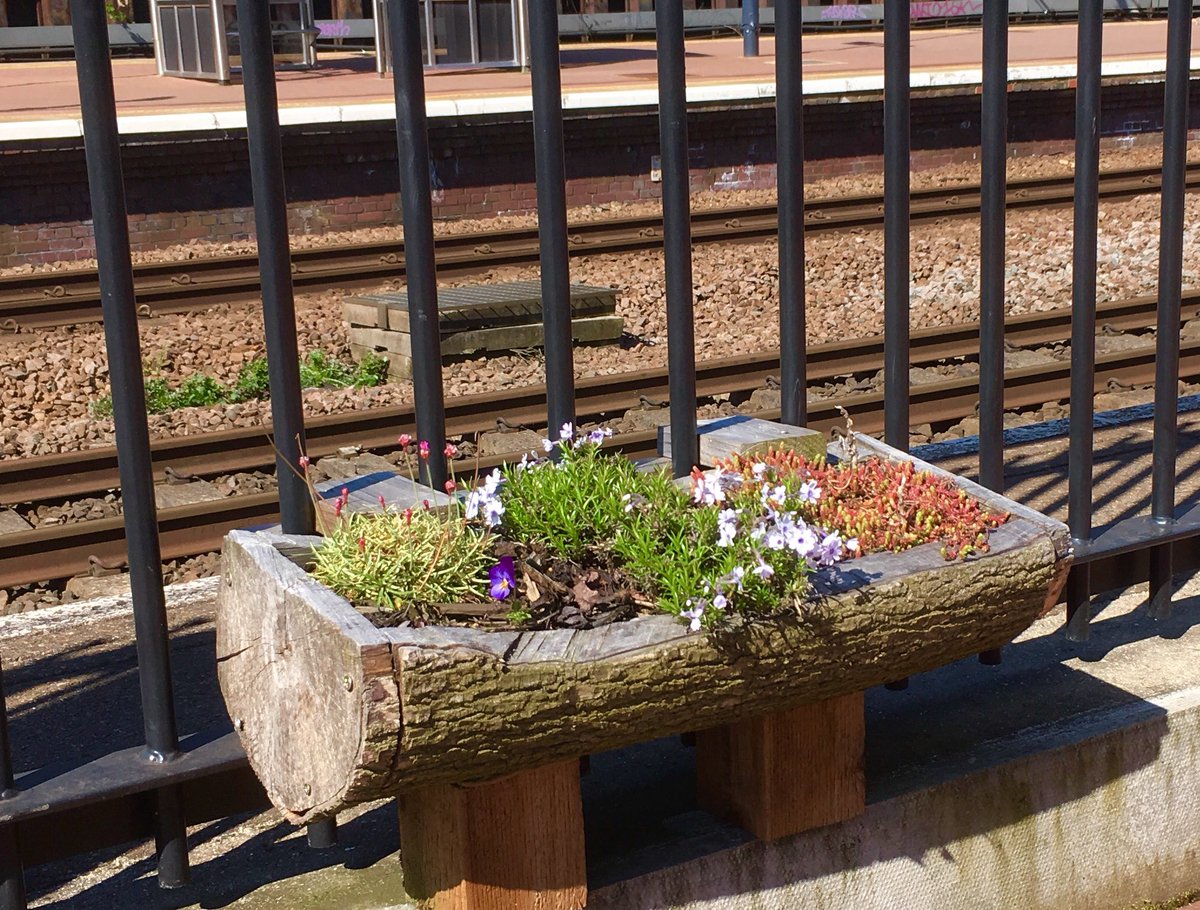 AllyPallySt's tweet image. Of course, what @henryhitchings meant to say in his review of #RichardTheThird at @Yourallypally was ‘The spectacle began as soon as I arrived at Ally Pally station!’ But perhaps he took the tube...? 🤔