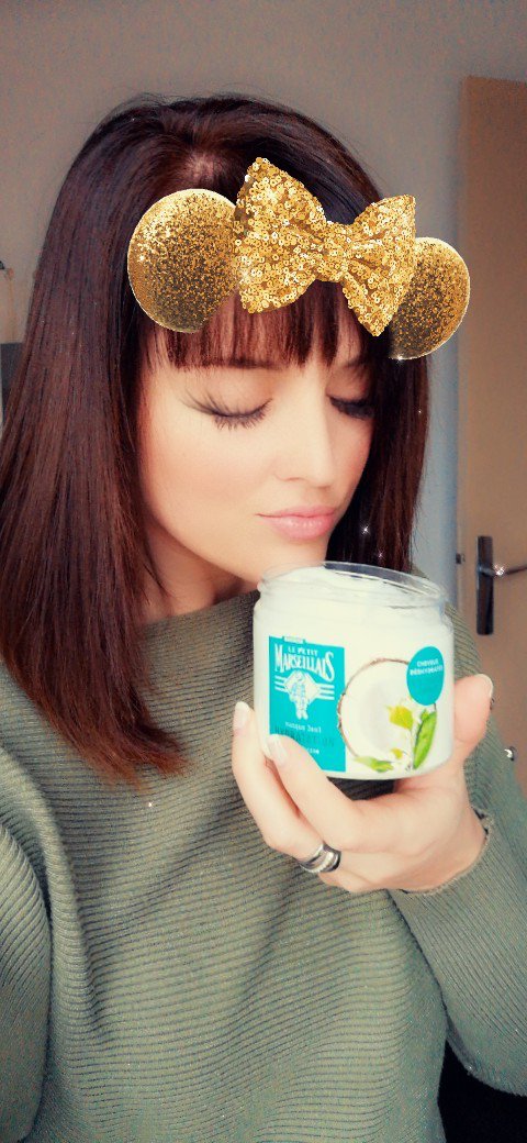 CamilleBeaulie6's tweet photo. Retour après 2 semaines d'utilisation de ce shampooing et après-shampooing. Totalement conquise 😍🥰 l'odeur de noix de coco est tellement délicieuse et les cheveux sont tout doux .... Ils sont faciles à coiffer et super légers !! Merci encore #LPACOCO #LEPETITAMBASSADEUR 😘😘😘 https://t.co/EUDym9DqE3