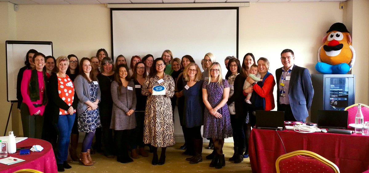 HealthInSW's tweet image. Our @MatNeoQI team take a break to celebrate with cake - thanks to @HeatherpNHS @sally_hedge @joanna_pendray @SWPatientsafety #locallearning