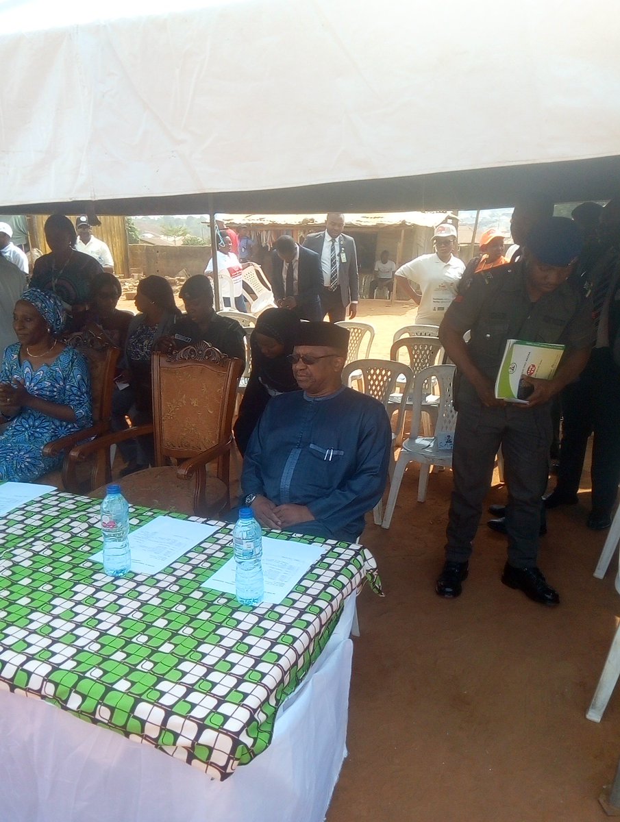 NTBLCP1's tweet image. The Minister of State for Health, Dr. Osagie Enahire at Kobi Village for the community outreach.
#WorldTBDay2019 
#TbFreeNigeria
#ItsTimeToEndTB