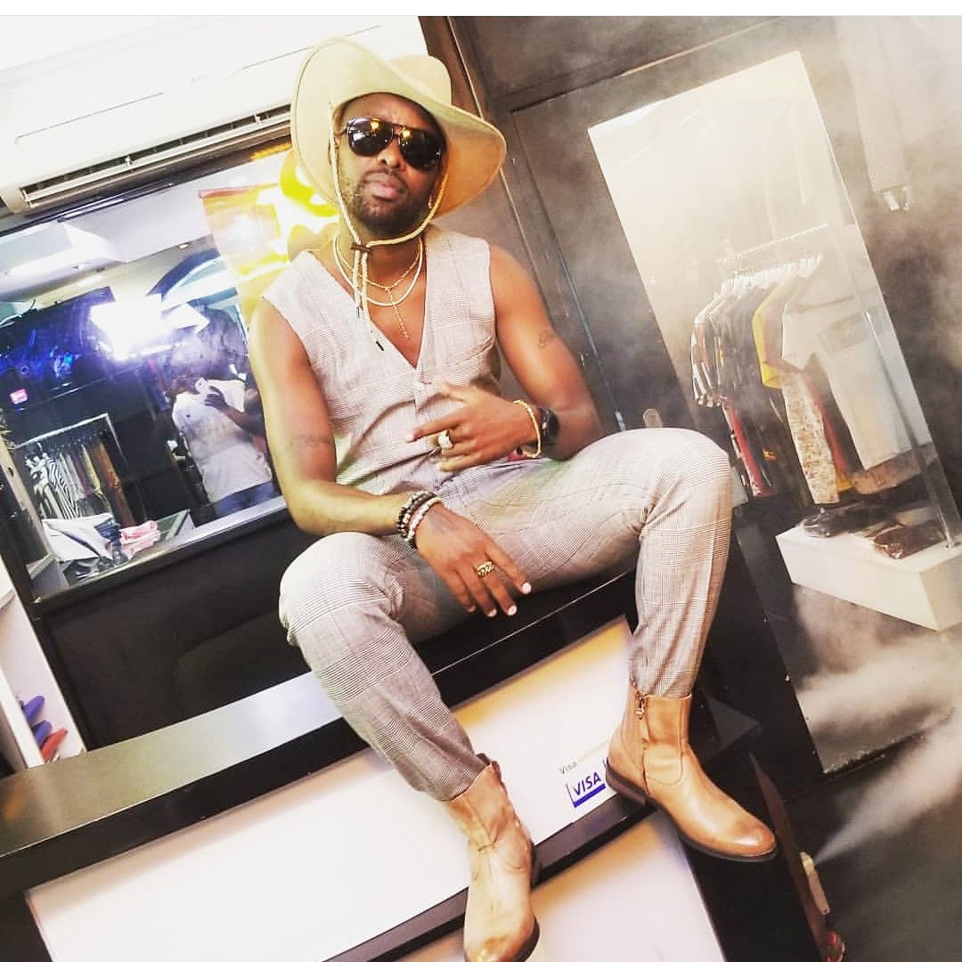 djjacobomutuze's tweet photo. #DembeTaxi :- #Ogwo By @eddykenzoficial WILL OPEN UP THE SHOW ON 90.4 @DembeFm AT 6PM TO 8PM...ANY REQUEST????????? https://t.co/BR8vKGYuql