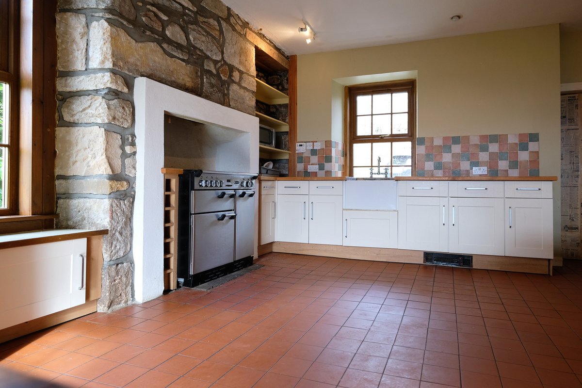 Galbraith_ELG's tweet photo. Country kitchen what are you looking for? Sourbank could be your dream house, contact our Elgin office (01343 546362) for further details https://t.co/HjNxoRSJNC #dreamhouse #dreamhome #newhouse #newhome #homesweethome #Scotland #HomesinScotland #Scottishhouses https://t.co/PkwTTWyTcw