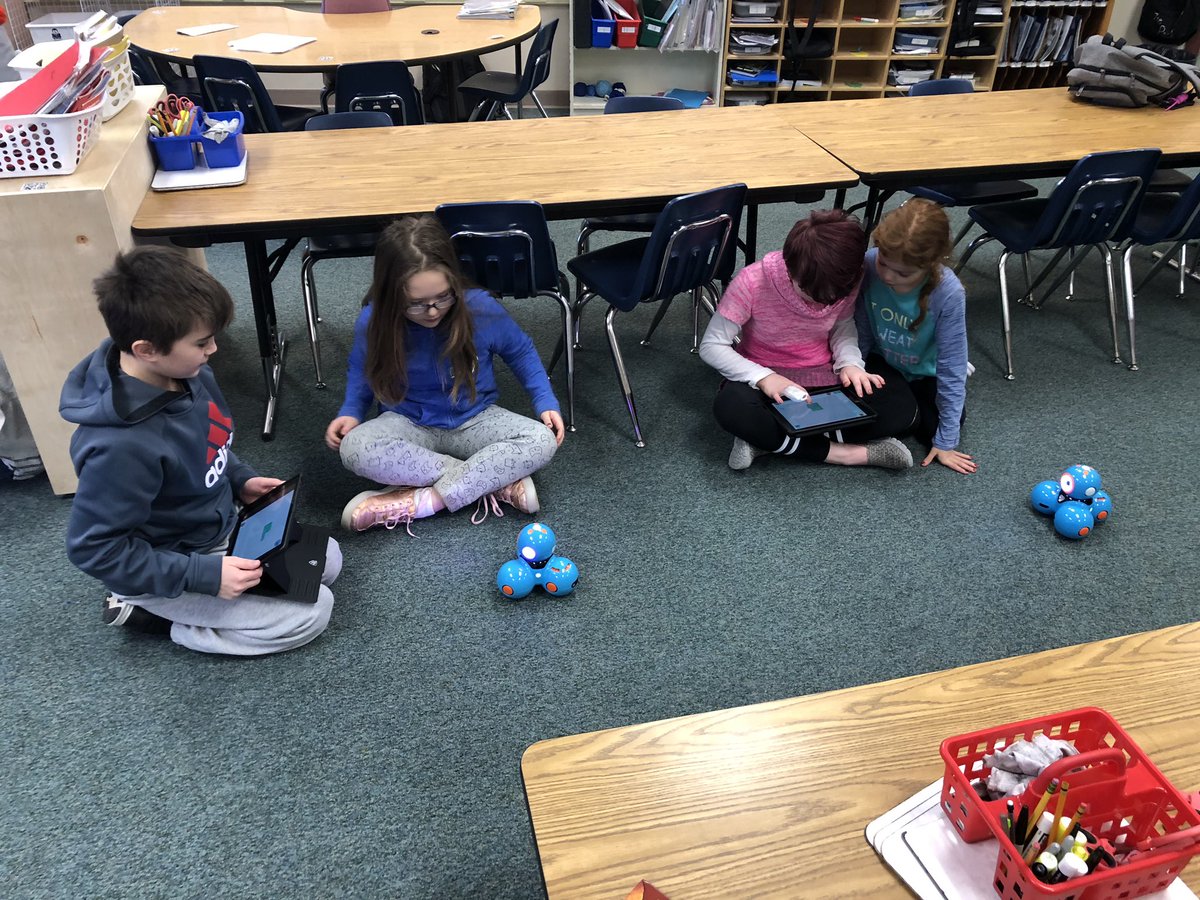 MrJasonLook's tweet photo. Learning how to code with @msolberg120 and dash robots! @WonderWorkshop @GFSchools @BFroadrunner https://t.co/KO7tsGMFUj