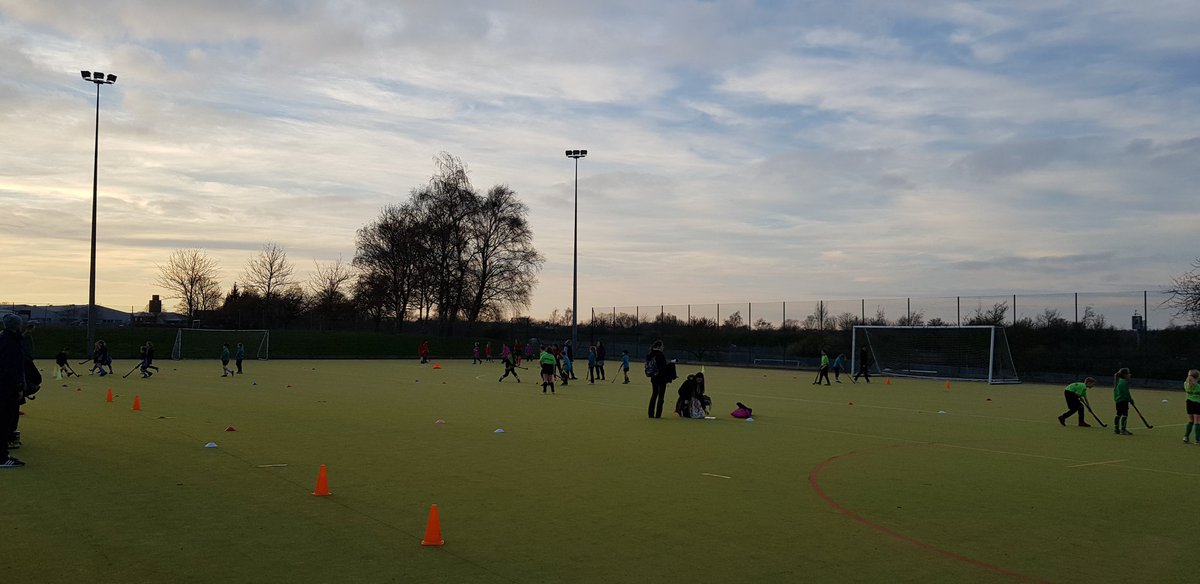 A great effort from all 8 of our Y3/4 hockey teams that played tonight in the cold!