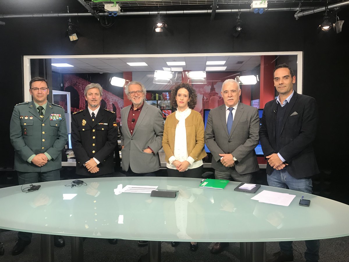 #stopagresiones en <a href="/Enfoque8TV/">Enfoque Actualidad</a>, hoy, a las 21,30 h,  con Enrique Guilabert <a href="/eguilabert/">Enrique Guilabert</a> <a href="/ICOMSEGOVIA/">Comsegovia</a> @OMC_Espana , Miriam Rubio <a href="/SatseSegovia/">SATSE-Segovia</a>  <a href="/Sindicato_SATSE/">SATSE</a> , capitán Martín Ortega <a href="/GCSegovia062/">GuardiaCivilSegovia062</a> inspector Vaquero <a href="/policia/">Policía Nacional</a> <a href="/juanjoferco/">Juanjo Fernández Corral</a> @auremartin