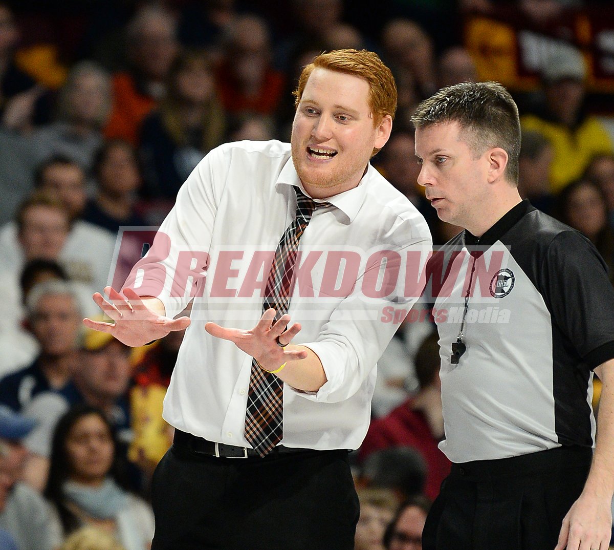 BreakdownUSA's tweet photo. In the 2nd @MSHSL Class 3A boys’ hoops state quarters, #4 Princeton held off #5 Mahtomedi, 68-63. Four scorers in double-figures for @PrincetonBoysBB overcame 30 pt game for @jvonnehadley

@RyanJamesMN @mnbasketballhub @NorthstarHoops @tchoopsczar @Follow_The_Rock @BreakdownBBB https://t.co/Mv3kbqOxef
