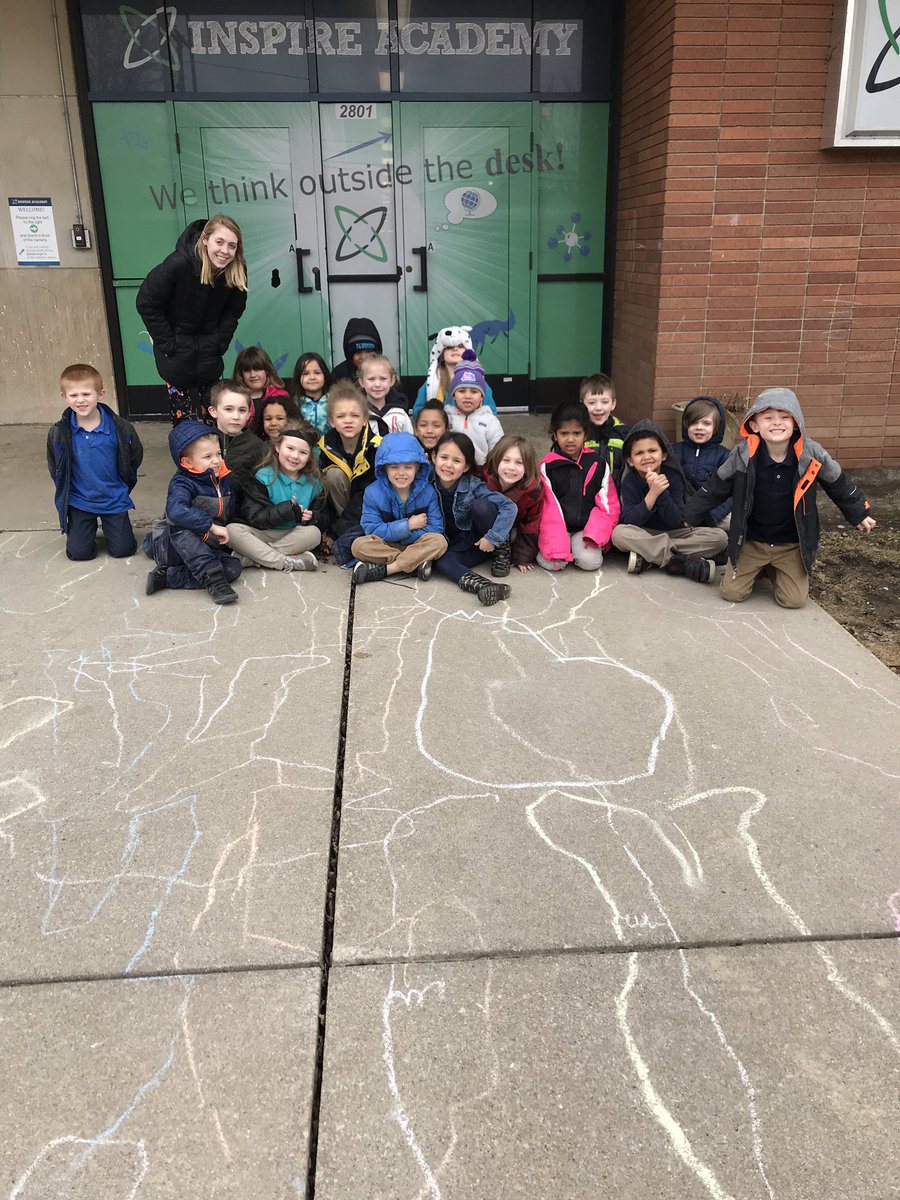 IAMKinderCrew's tweet photo. Our front sidewalk is 15 kindergarteners long! #Kindergarten #InspireMuncie #KinderCrew https://t.co/DKLwit07nB