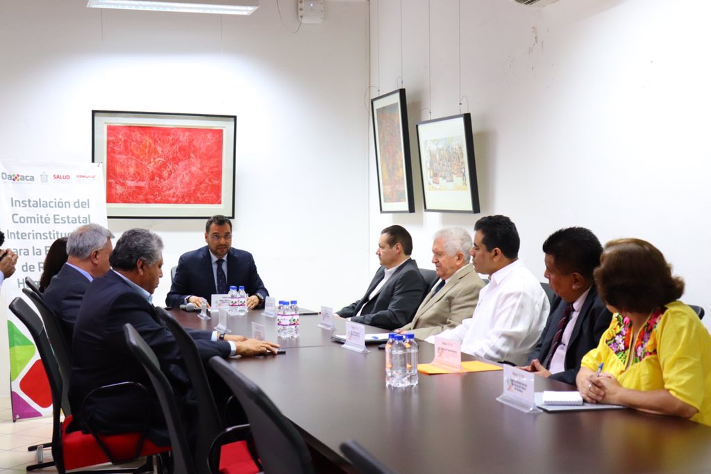 CGEMSSCT_GobOax's tweet photo. El Secretario de Salud @Donato_Casas y el Coordinador General Francisco Márquez, instalan el Comité Estatal Interinstitucional para la Formación de Recursos Humanos en Salud, #CEIFRHS, en compañía de autoridades educativas de educación superior y del Sector Salud.
@alejandromurat https://t.co/dZVKWOV4ce