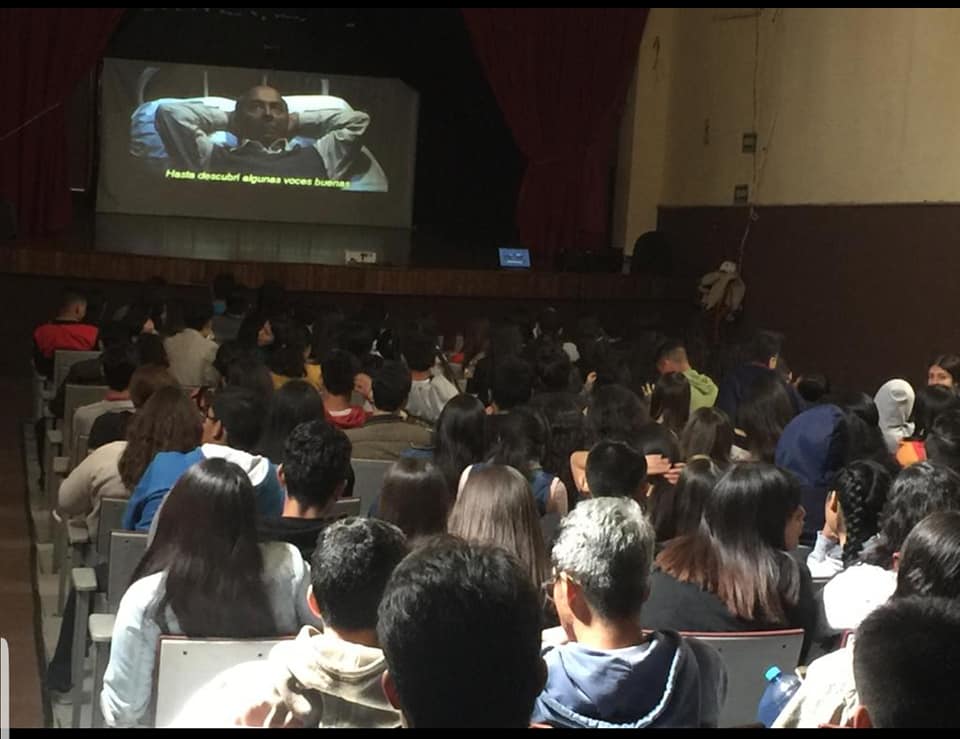 dpcuadec's tweet photo. CINE UNIVERSIDAD llegó a la Preparatoria Juan Agustín de Espinoza en Parras del Fuente con el ciclo de cine francés. Gracias por la recepción. @UAdeC @CusUAdeC @Elibarlevi @Gabriel78615013 @daxcorona una gran participación de la comunidad universitaria @xhuacs @SalvadorHV https://t.co/gzfb14Yg4X