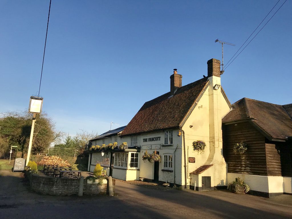 We’ve definitely caught a bit of spring fever☀️😍
.
#thefancott #countrypub #pub #restaurant #food #drinks #follow #view #sunny #spring