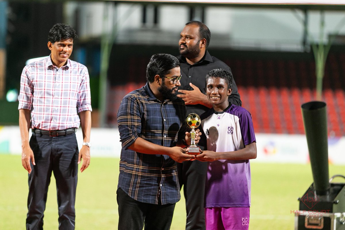Congratulations to Hiriya School For winning the @maldivesfa MAMEN U-15 Inter-School Football Tournament 2019

#livestreaming #videography #photography @maldivesfa  @halfcourtmv @dhiraagu #sports #maldives @MinYouthSports #TowardsFuture @TourismMv @ali20waheed  @bassam_jaleeI