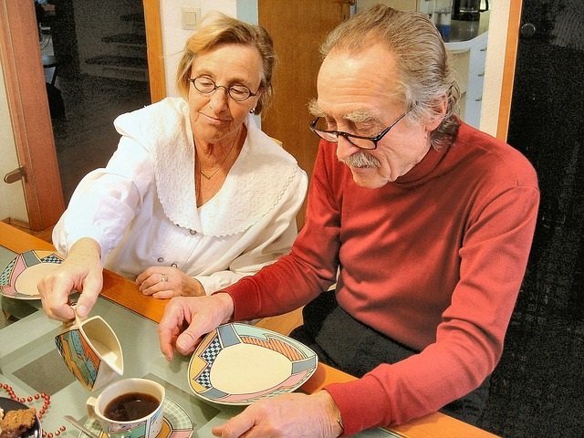 The Validation Method is an empathetic way of communicating with older adults who experience memory loss. How can you use Validation with your loved one? Learn the 15 verbal and nonverbal techniques here: bit.ly/2WgZ3oL