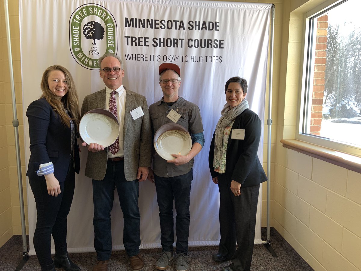 MinnesotaTrees's tweet photo. At #MNSTSC we are celebrating MN Community Forestry Award recipients like The Autonomous Collective of MN who raised $25K to plant trees in North Mpls with volunteers on Private properties hit by high winds in 2012. Tree Trust was a great facilitator. #trees #bethechange https://t.co/RzSNVe4fCf