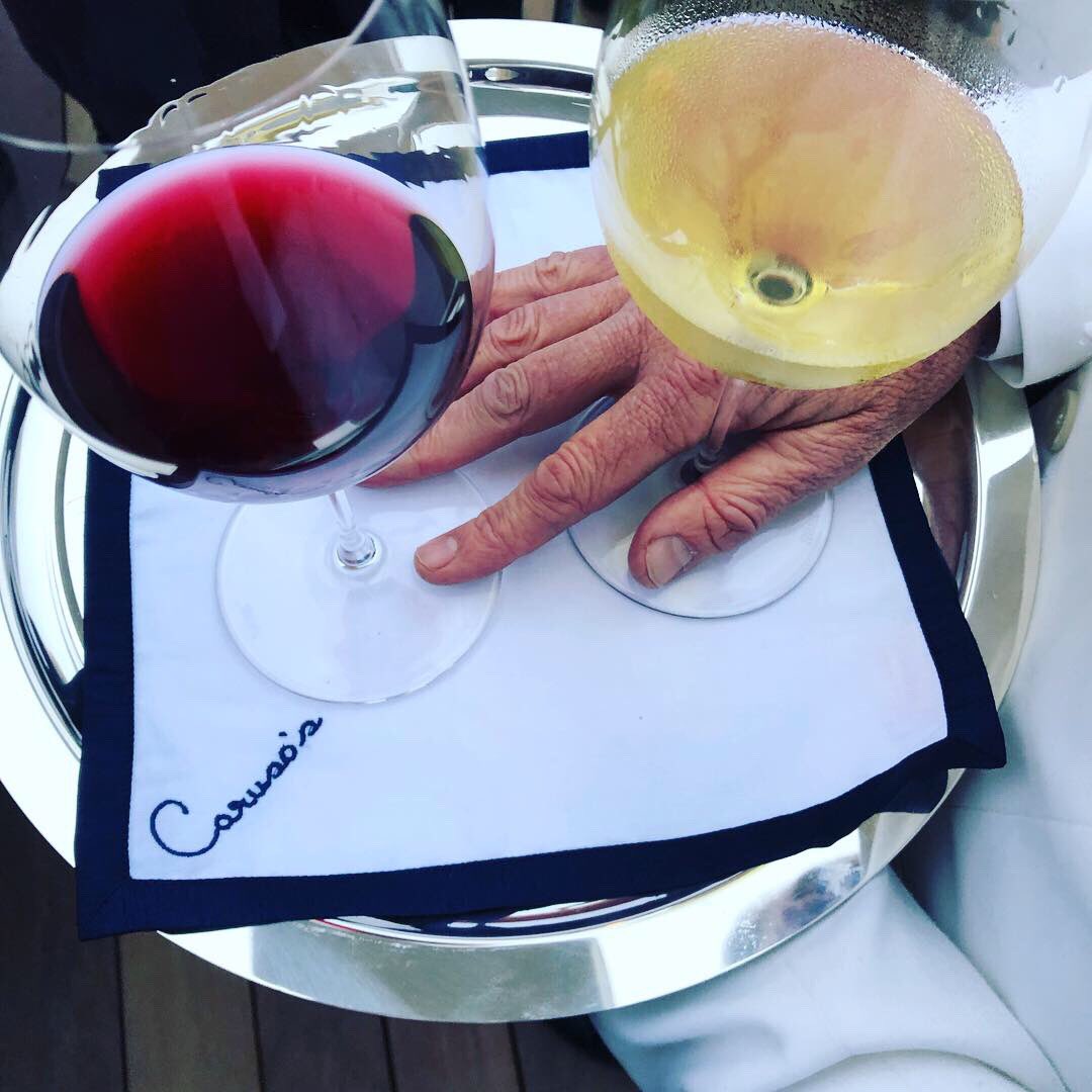 It’s #WineWednesday here at the absolutely stunning #rosewoodmiramarbeach 
Luxury never tasted so good, especially with our #custom #designer #linens 
#customdesign #luxuryhotel #linens #Hospitalitydesign #beachlife #bespoke #montcito #California #thegoodlife #settingsbymona