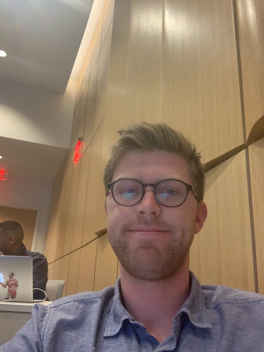 KDbarnes21's tweet photo. @EmmaLipstick I couldn’t read the log in code! Would you mark me present for class? https://t.co/439o2YZfXy