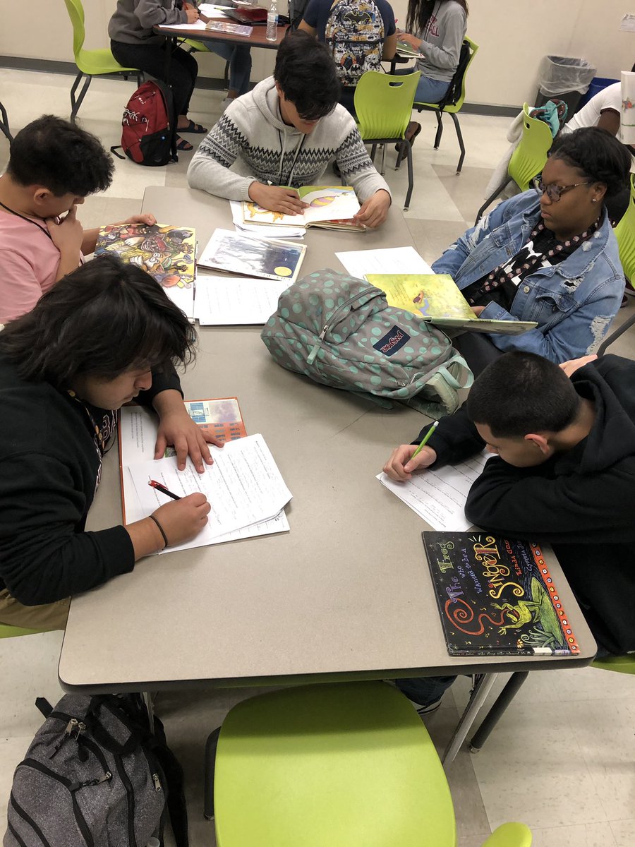 MsSC_LHS's tweet photo. #LHSHumanDevelopment put away their phones and picked up #ChildrensBooks today! https://t.co/PiRz5LtDiO