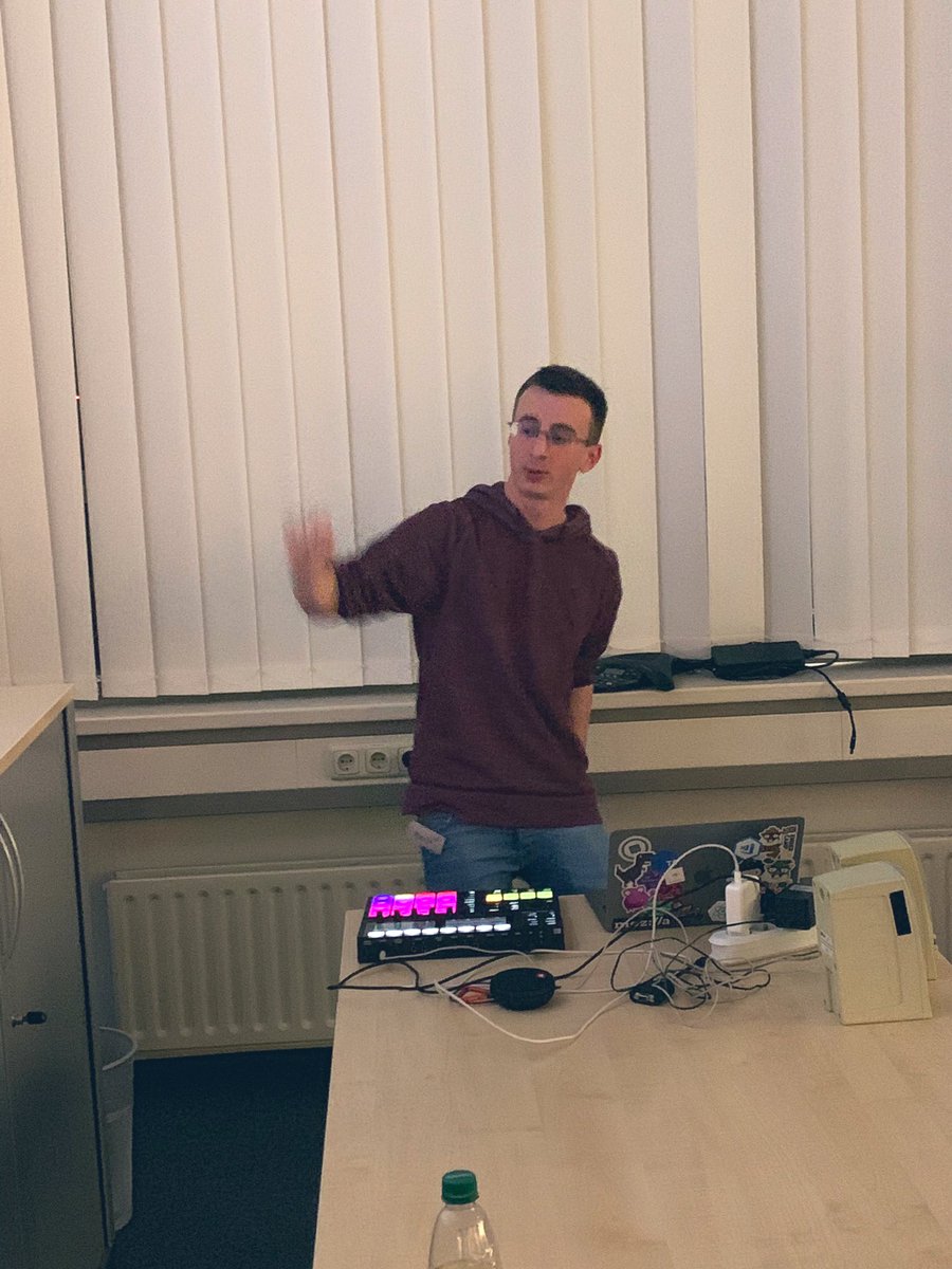 kkamilio's tweet image. Demo time! #stuttgartjs @_tsauer
