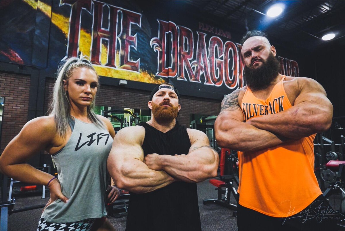 Flex_Lewis's tweet image. Killer shoulder workout with @nwa star @___Kamille____ and @WWE superstar @BraunStrowman today at the Dragons Lair.... Wrestlemania he’s coming!!!