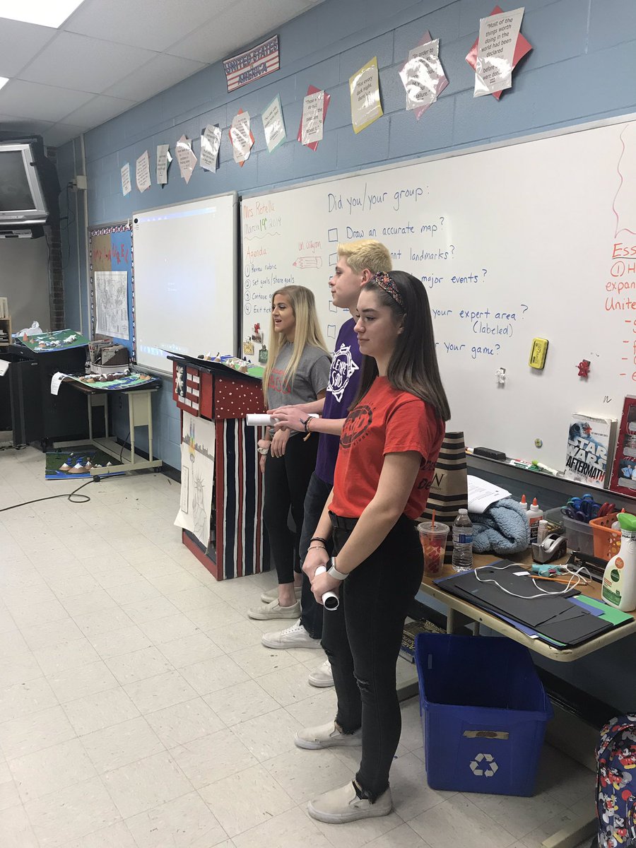 LHS_SADD_CLUB's tweet photo. We had a great time today at Harrington Middle School teaching the 8th grade students the dangers of drugs and alcohol!  #lenapesadd #defytheissue #peerprevention https://t.co/vPn0or6zwc