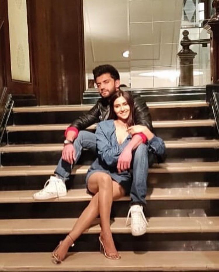 moonblissxoxo's tweet photo. Are they cute or are they cute 🤩

#Notebook #Notebookthemovie #salmankhan #pranutan #zaheeriqbal #zahero #prahero #Nailagda #Laila #MainTaare https://t.co/IGhCiTEtX8