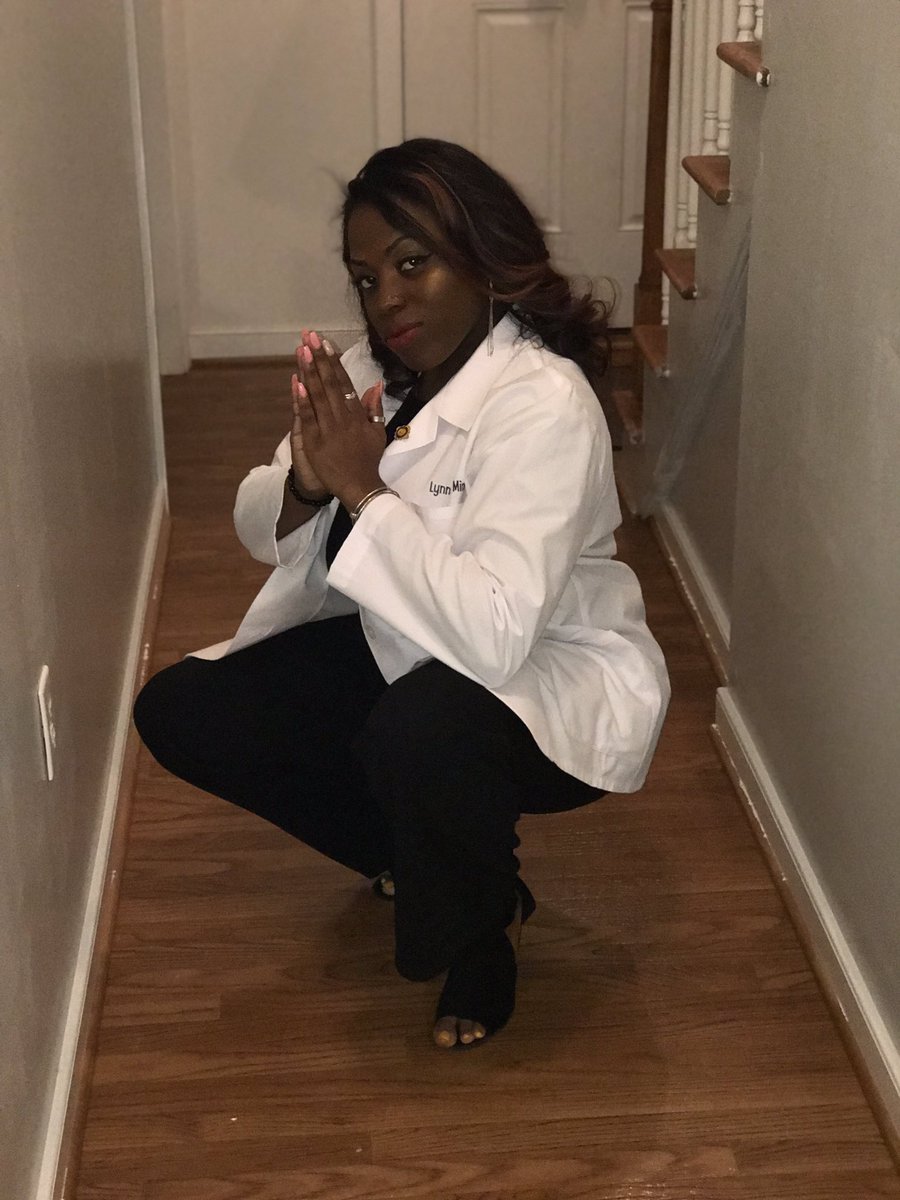 Naayyy__'s tweet photo. PSA 🗣🗣🗣 YOUR GIRL GRADUATED NURSING SCHOOL WITH HONORS👩🏾‍⚕️🎓😩❤️ ITS A REAL BIG THING! https://t.co/DWMjbsrUz6