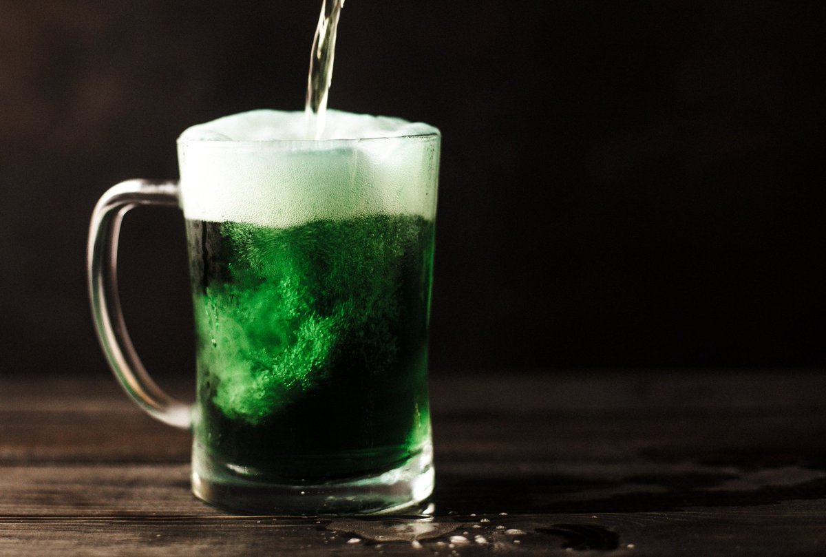 postcreatives's tweet photo. Cheers! 🍀 🍻 - https://t.co/fafW92bIef https://t.co/KYX2OrD1QY