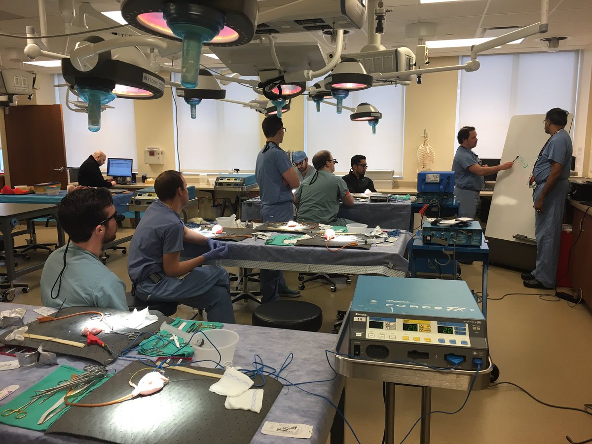 SIU_URO_RES's tweet photo. Wednesday #Conference was dedicated to surgical correction of reflux. Thank you to Dr Mathews for leading us to the different approaches @TheMCLI 
#VUR #PedsUro #Urology #ResidentEducation https://t.co/zZZbswQijo