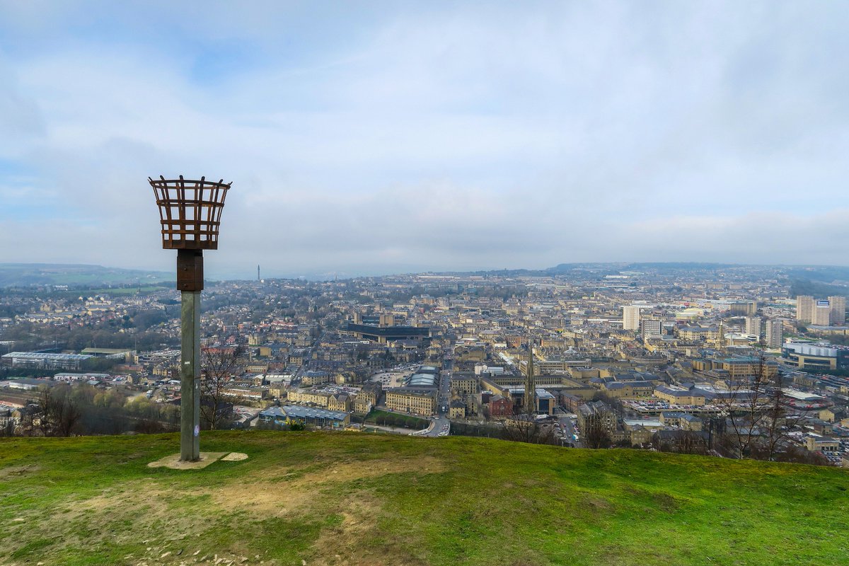 First day of spring from beacon hil <a href="/ThePieceHall/">The Piece Hall</a> <a href="/HXCourier/">Halifax Courier</a> @squarechapel <a href="/Theshaystadium/">The Shay Stadium</a> <a href="/TheBeaconHx/">The Beacon Halifax</a> @HxVisitorCentre #calderdale