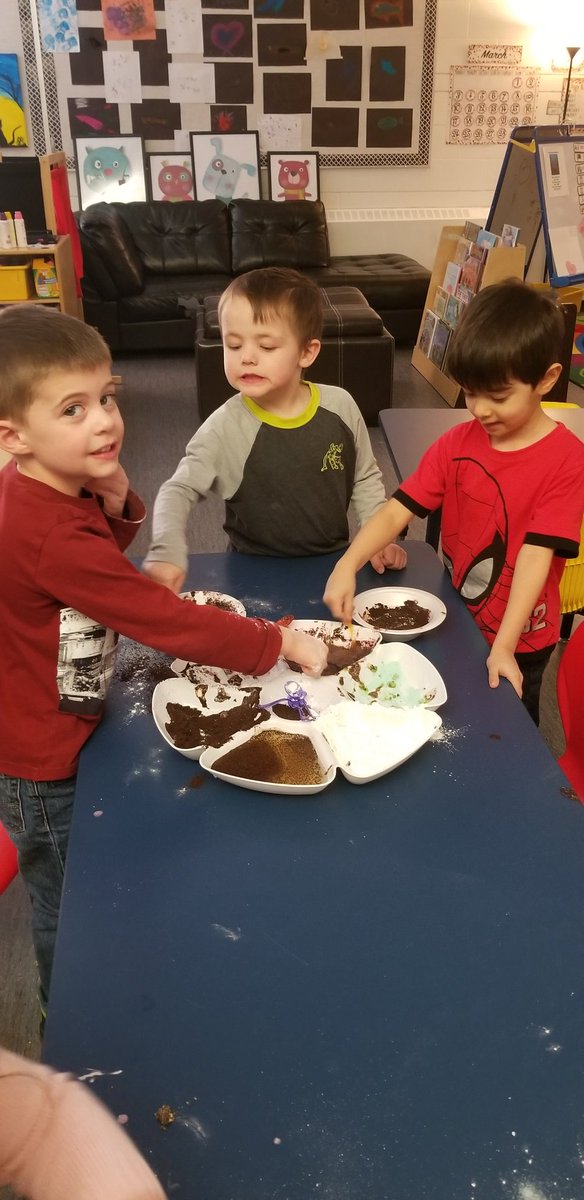 KrystineDay's tweet photo. Potions with boys  is always interesting.
#poopsoup @TLECDP @TimberleaSchool @FMPSD https://t.co/rCiFbB2Mh1