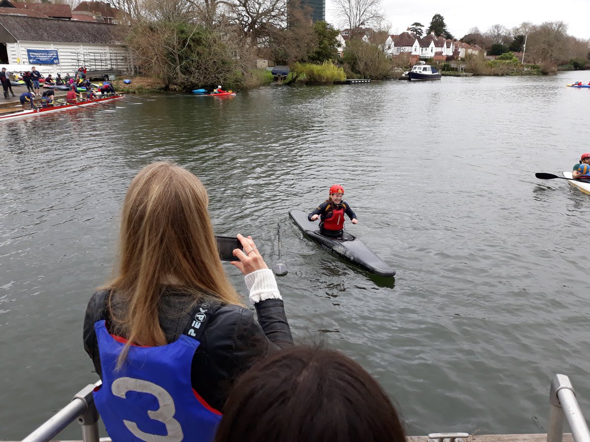 .<a href="/stephnradio/">Steph N 💙</a> braved the elements today to watch <a href="/SotonCanoePolo/">SUCP</a> training on the River Itchen. 

🛶🛶📻🎙️

Listen to the Early Late Show on <a href="/BBCRadioSolent/">BBC Radio Solent</a> tonight to find out more about this really exciting sport and the teams' recent successes! #TELS