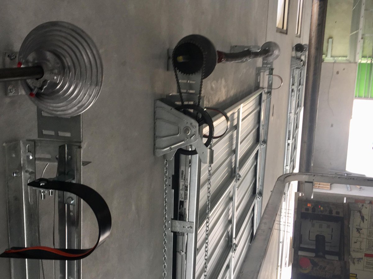 MikesOverheadD3's tweet photo. Warehouse doors &amp; dock bumpers - Hutto, Texas 
#Hutto #Warehouse #Texas https://t.co/d5ozEpCw6E