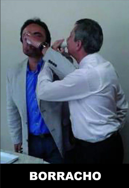 Cholo_Cuencano's tweet photo. Dicen varias versiones que Paúl Carrasco no fue al debate en @tomebamba con @jorgepiedrac porque estaba en un chuchaqui super fuerte! #ElLoboSeCorrio https://t.co/rGziibYa5v
