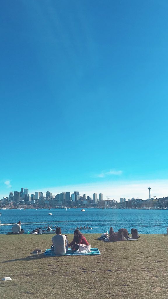 heydrmike's tweet photo. First day of spring #seattle https://t.co/MVNs95OKYy