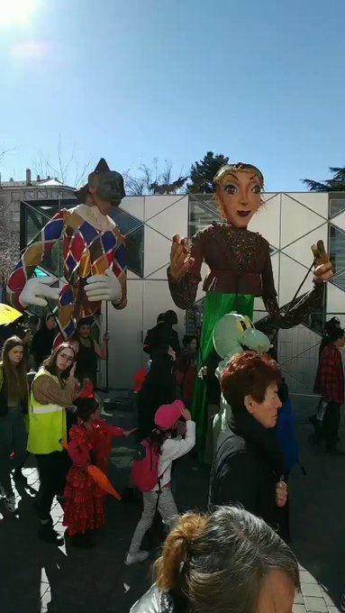 TonyLemale's tweet photo. journaldesign : RT lacitedudesign: Quand on arrive à la lacitedudesign pour #BiennaleDesign19 ! Merci la parade #design #saintetienne #MeYouNous et bonne #biennaledudesign à tous https://t.co/o7SFgd0BOE https://t.co/4Df1JjdlOt