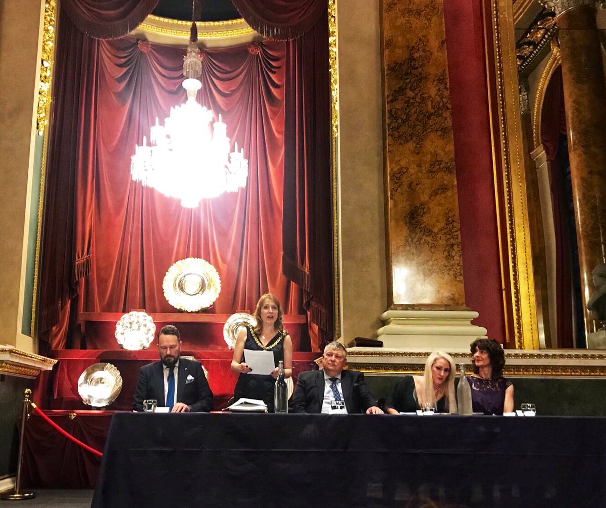 chriswsellors's tweet photo. It was an honour to be able to attend last nights graduation of the @UKNAJ JET course students.
So much talent in one room! We really are lucky to have such a fantastic British jewellery industry! π¬π§ #britishjewellery #jewelleryindustry #Jetgraduation https://t.co/fCwkjO1Vdz