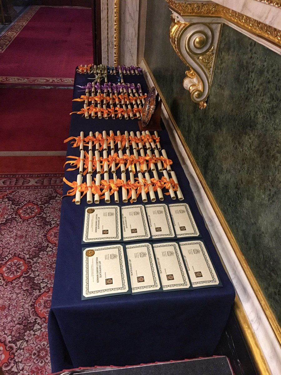 chriswsellors's tweet photo. It was an honour to be able to attend last nights graduation of the @UKNAJ JET course students.
So much talent in one room! We really are lucky to have such a fantastic British jewellery industry! π¬π§ #britishjewellery #jewelleryindustry #Jetgraduation https://t.co/fCwkjO1Vdz