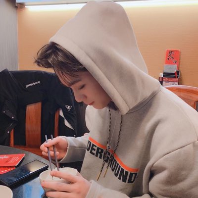 sarastro0901's tweet photo. #新しいプロフィール画像 https://t.co/rqBNCtD1kn