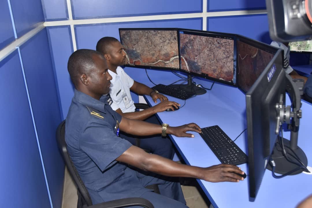 RenewedHopeUK's tweet photo. [BREAKING]

@NigAirForce has unveiled its newly established Geospatial Intelligence Data Centre (GIDC) to enhance acquisition, analysis &amp; interpretation of imagery &amp; geospatial information to provide actionable intelligence for the Armed Forces &amp; security agencies 👏👏👏 https://t.co/ZILmBibNip
