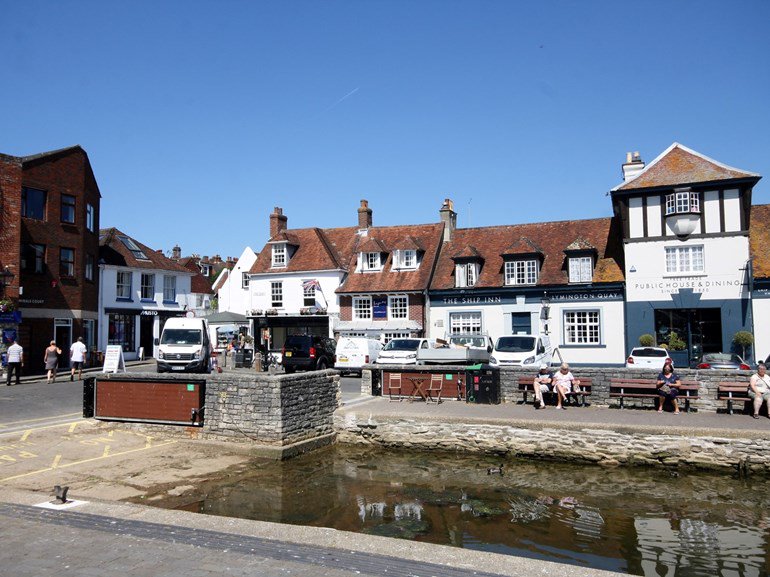 Be a stone's throw (literally!) from Lymington harbour with a stay at The Sail Loft ⛵

newforestliving.co.uk/cottages/the-s…

Overlooking the marina, you'll be surrounded by restaurants, shops, and gorgeous views